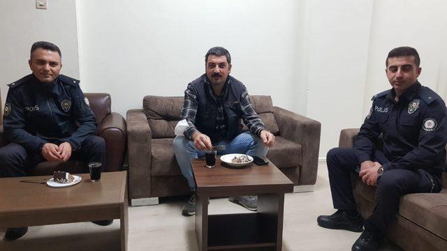 Gömeç polisi gazetecileri unutmadı