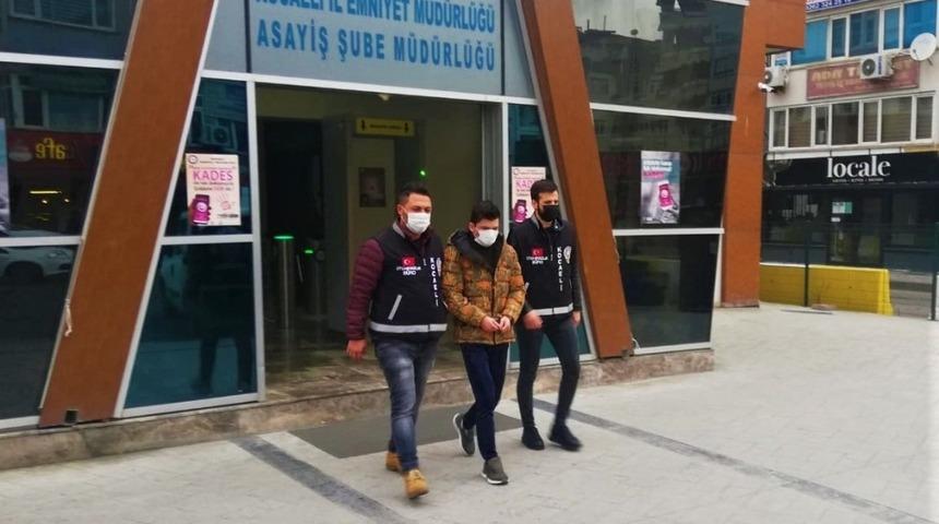 Kocaeli&rsquo;de İstanbul&rsquo;da otomobillere dadanan su&ccedil; makinesi hırsız yakalandı