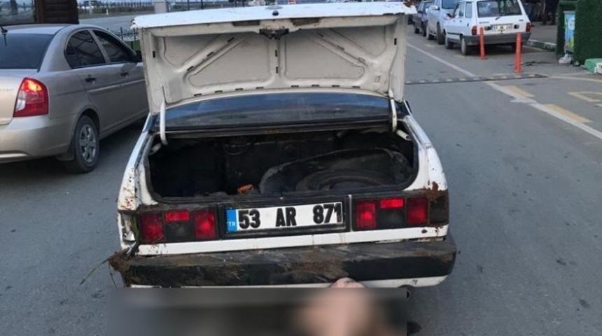 Darp ettikleri şahsı otomobilin bagajından &ccedil;ıkartıp sokak ortasına atarken polise yakalandılar