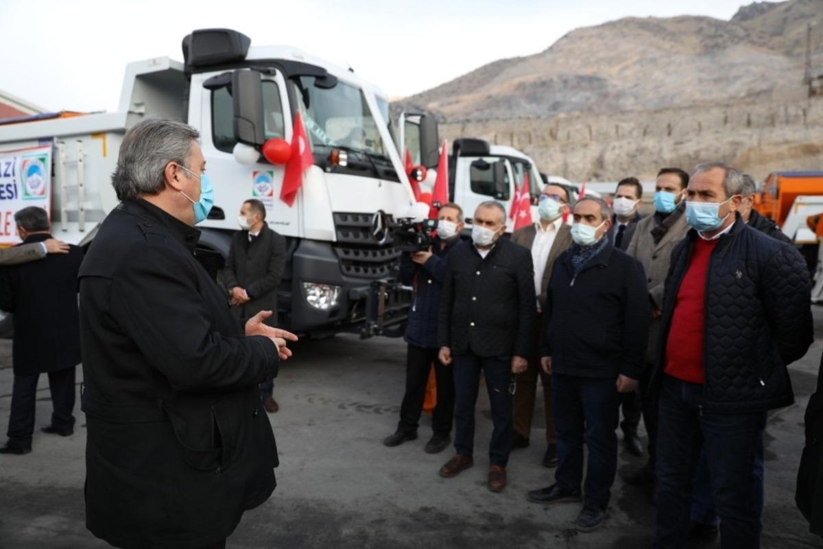 Yeni hizmet ara&ccedil;ları meclis &uuml;yelerine tanıtıldı