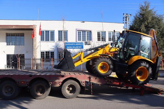 Çevre ve Şehircilik Bakanlığınca Hazro Belediyesine iş makinesi hibe edildi