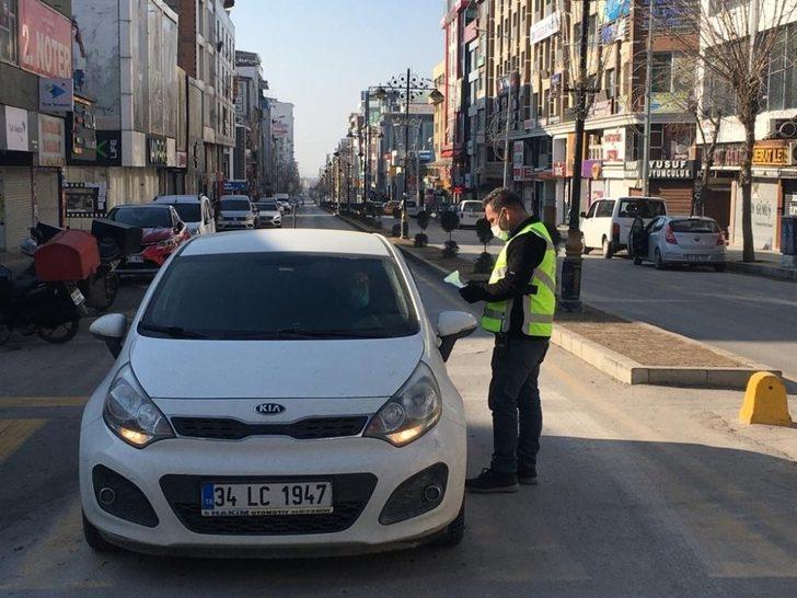 Van’da polisler sokağa çıkma kısıtlamasında işi sıkı tuttu G3