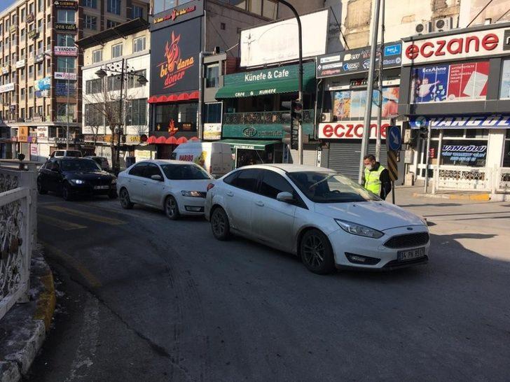 Van’da polisler sokağa çıkma kısıtlamasında işi sıkı tuttu G5