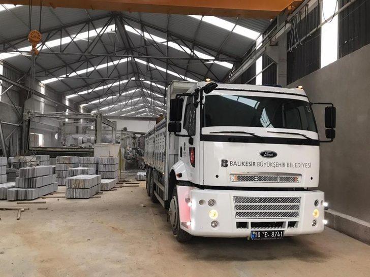 Şehit mezarları Marmara mermeri ile yenileniyor G3