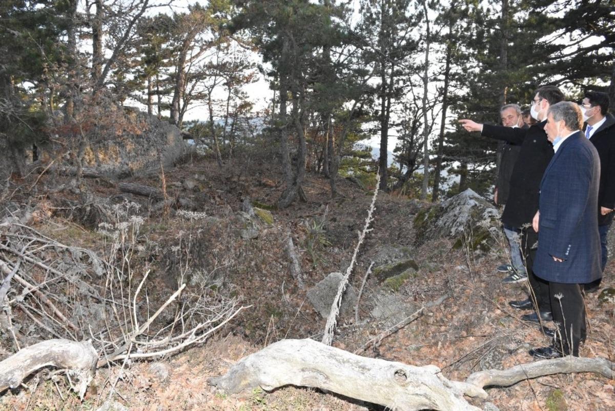 Bigadi&ccedil;&rsquo;te tarihi kale kurtarılacak