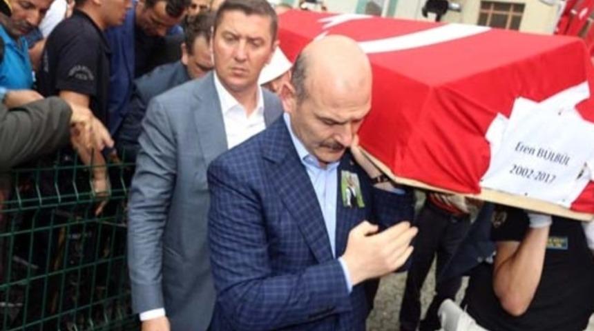 T&uuml;rkiye Eren'e ağlıyor! 15 yaşındaki şehide ağlatan veda