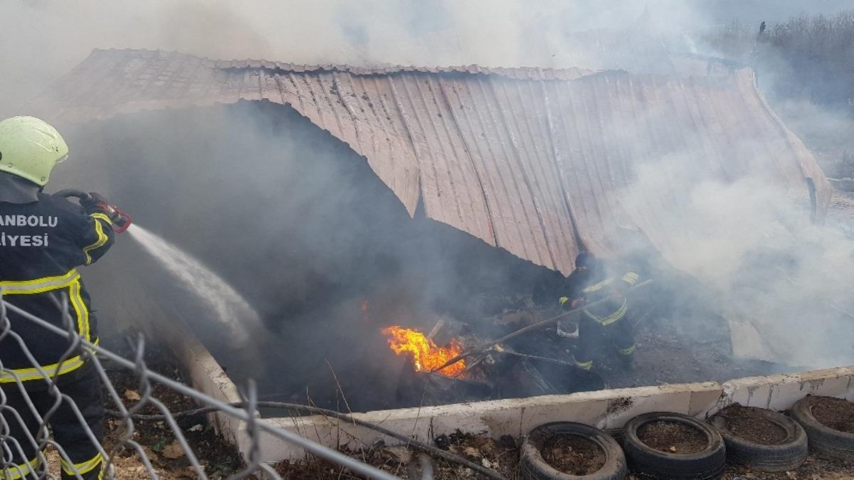Karab&uuml;k&rsquo;te tek katlı ev alevlere teslim oldu