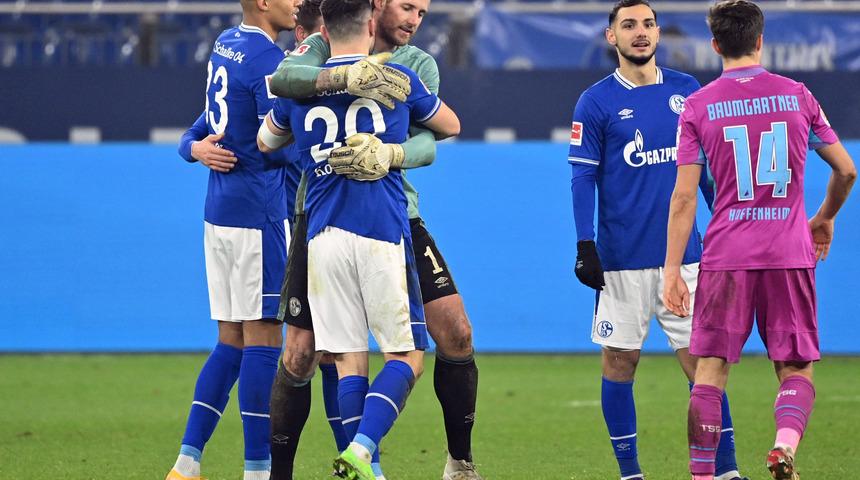 Schalke rekorun ucundan döndü, rahatladı!