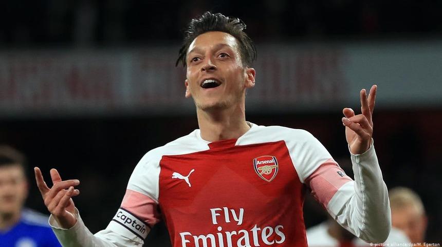 Mesut Özil transferinde pürüz çıktı
