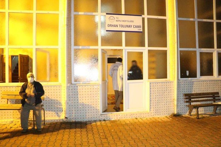 ‘Namaz kılacağım’ diyerek kapattırmadığı camide ölü bulundu G2