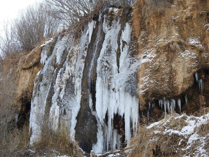 Girlevik Şelalesi kısmen buz tuttu G3
