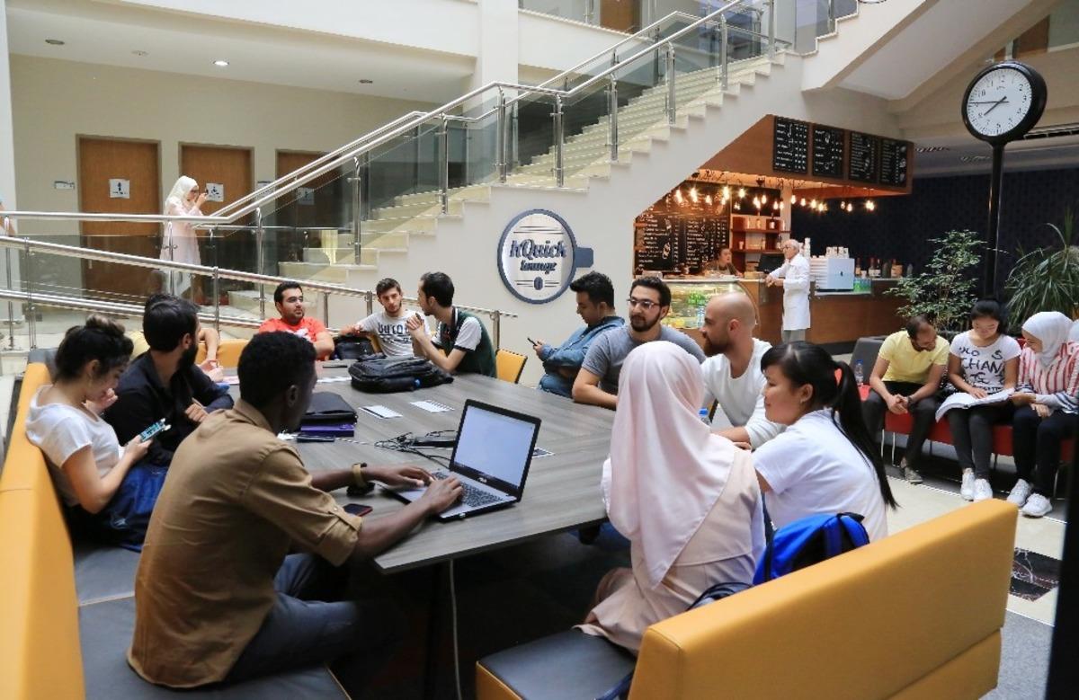 HK&Uuml;&rsquo;ye iki &ldquo;Star&rdquo;