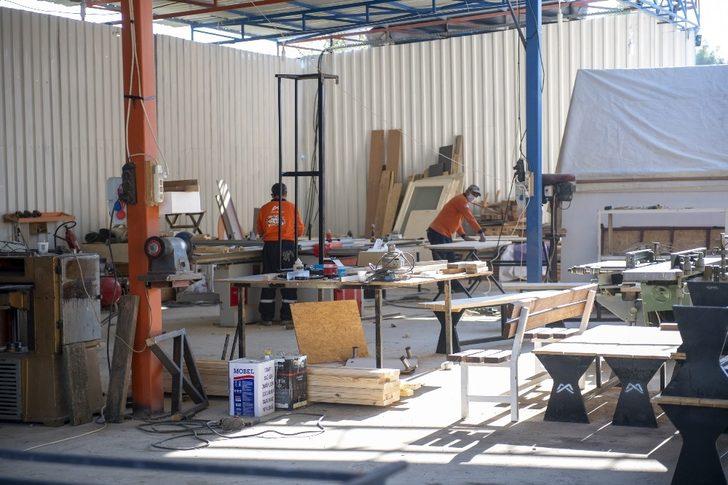 Atıklar Mersin Büyükşehir Belediyesinin atölyelerinde yeniden hayat buluyor G1