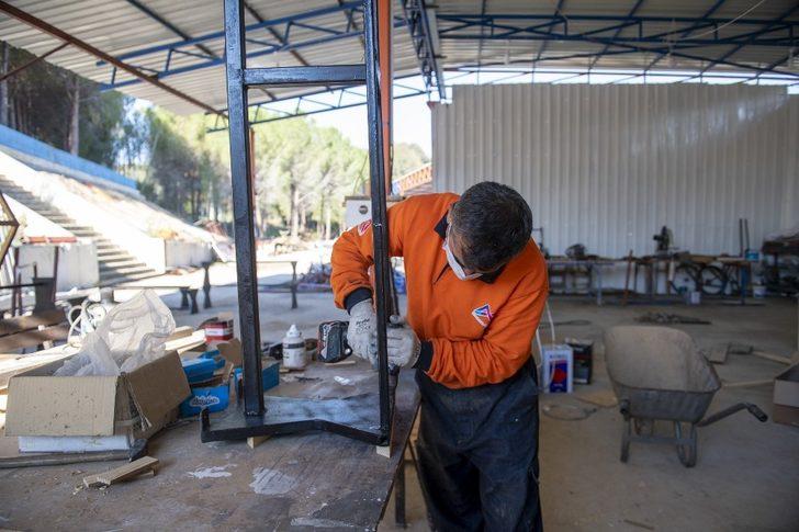 Atıklar Mersin Büyükşehir Belediyesinin atölyelerinde yeniden hayat buluyor G2