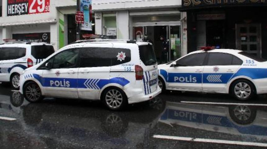 Şişli'de bankadaki engelli rampasını çalarak kaçtılar