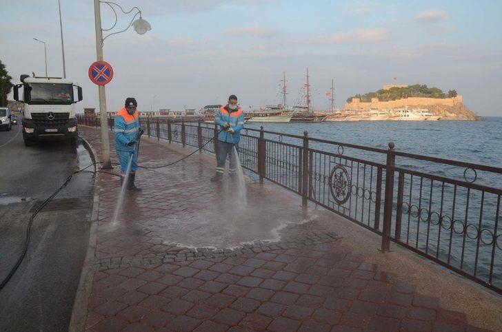 Kuşadası’nda 2020 yılında 19 bin 211 dezenfekte işlemi gerçekleştirildi G4