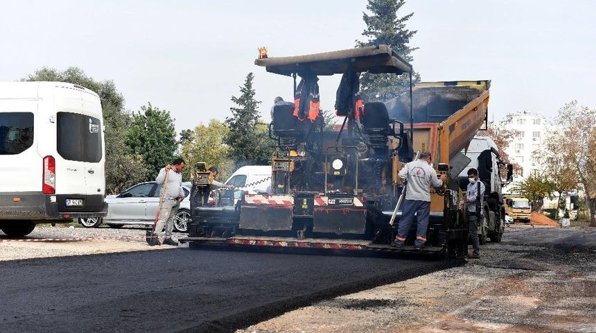 Muratpaşa’da yol yenileme çalışmaları