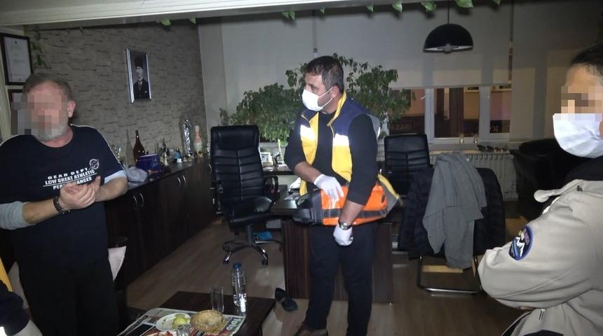 Eşine öyle bir fotoğraf yolladı ki polis ve itfaiye alarma geçti