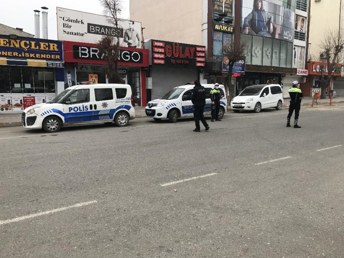 Iğdır&rsquo;da sokağa &ccedil;ıkma kısıtlamasında denetimler devam ediyor