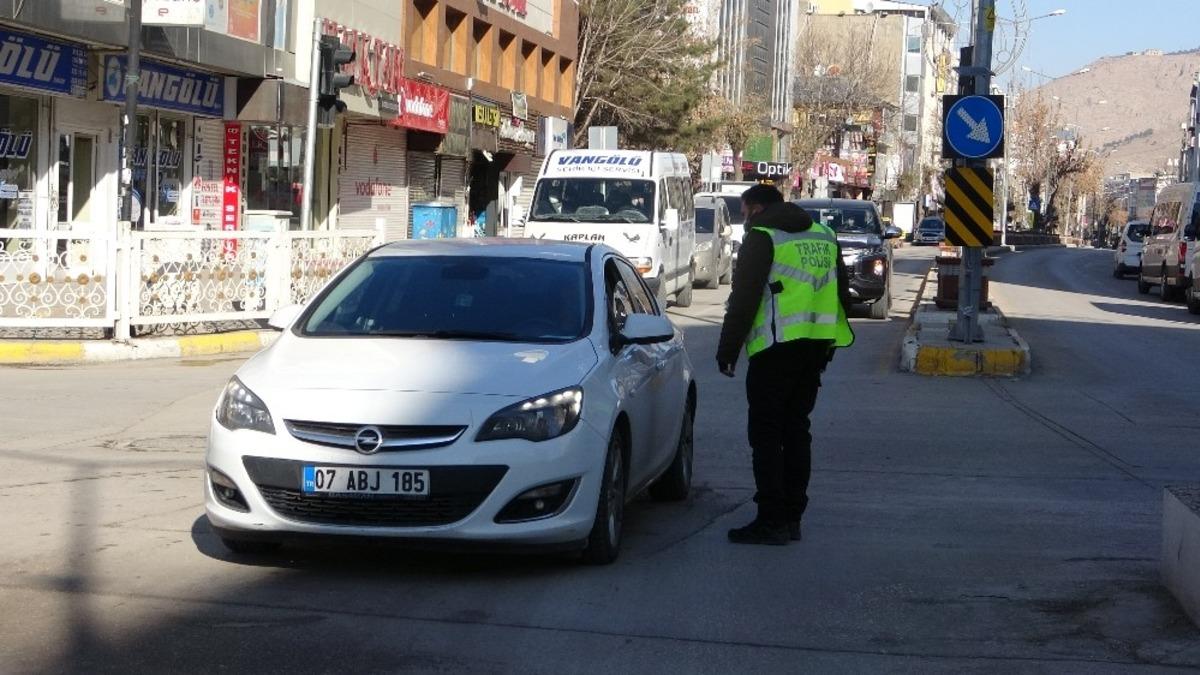 Van caddeleri boş kaldı