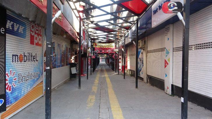 Van caddeleri boş kaldı G4