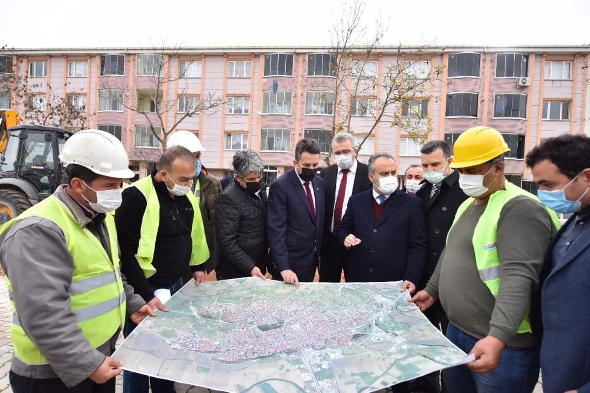 Karacabey&rsquo;de alt yapı hamlesi s&uuml;r&uuml;yor