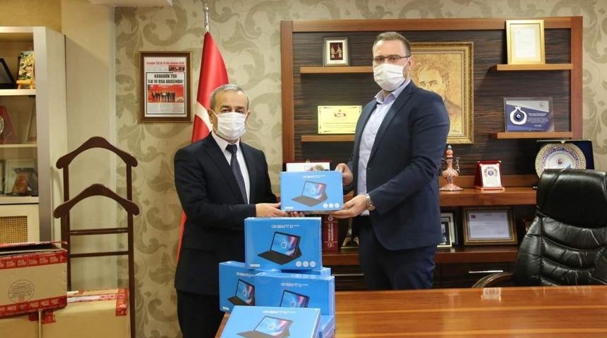 Karab&uuml;k TSO&rsquo;dan &ouml;ğrencilere tablet desteği
