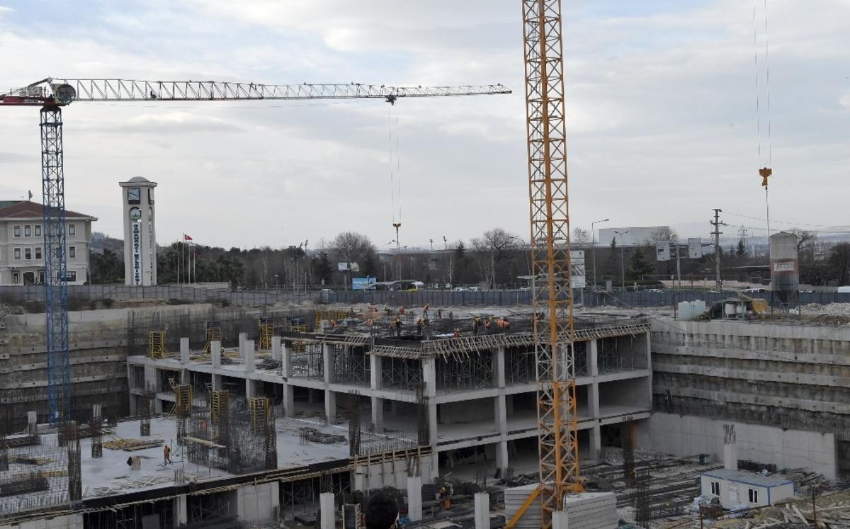 Osmangazi Meydanı yol seviyesine &ccedil;ıktı