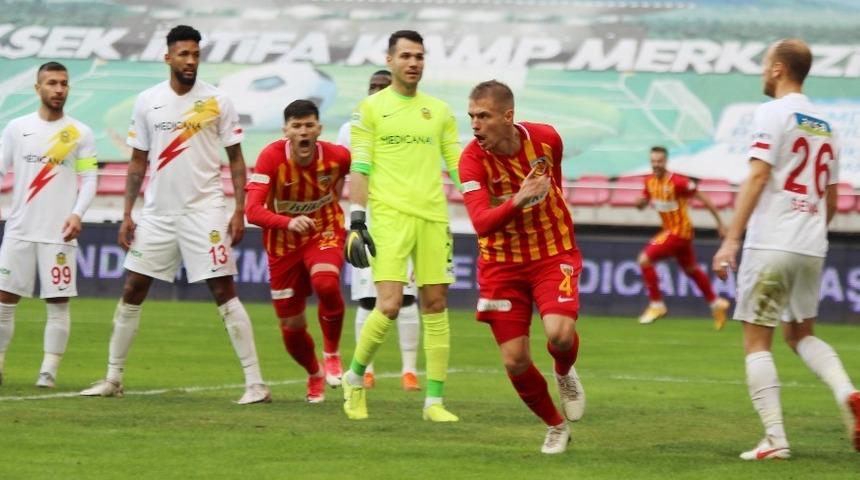 Dimitrios Kolovetsios ilk golünü attı