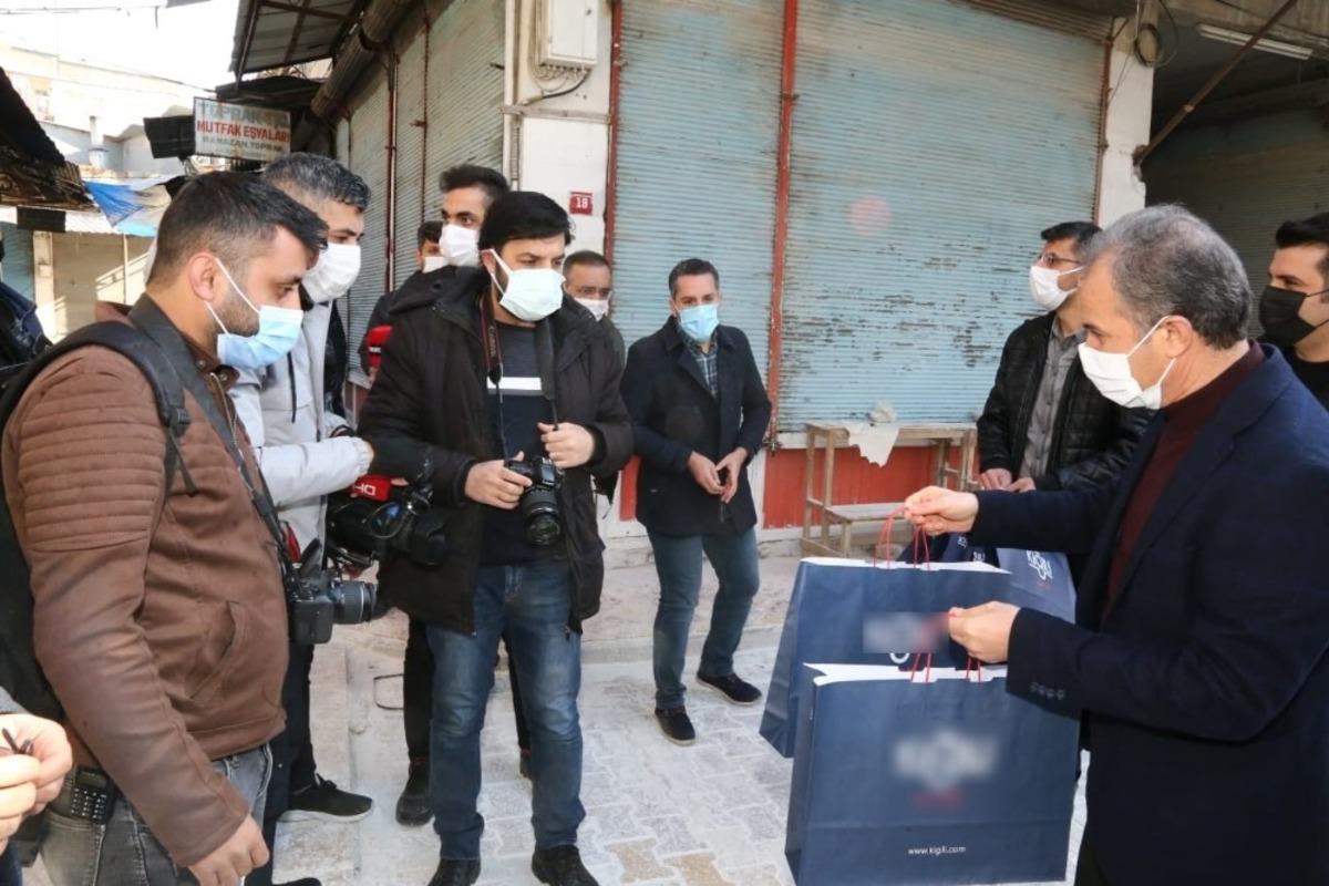 Kılın&ccedil;, gazetecilerin g&uuml;n&uuml;n&uuml; kutladı