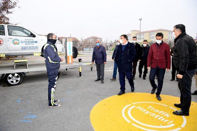 Başkan Gürkan Mersedes Kadir Trafik Eğitim Parkını inceledi