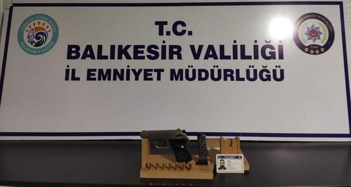 Balıkesir&rsquo;de polis 8 aranan şahsı yakaladı