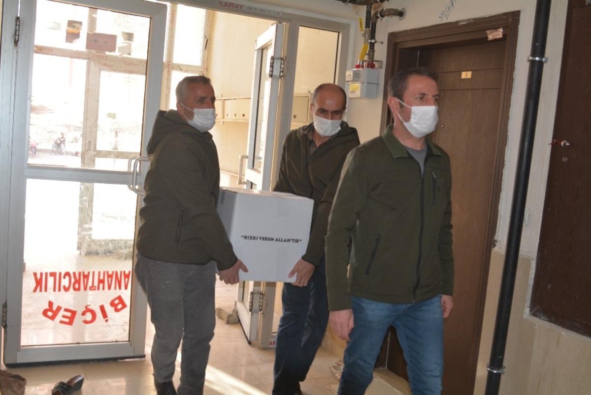 Vefa ekibinden 13 yıldır tedavi g&ouml;ren aileye ziyaret