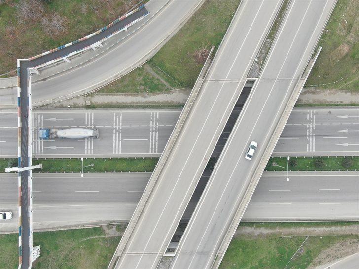 Samsun'da polis kısıtlama denetimlerini drone ile görüntüledi G4