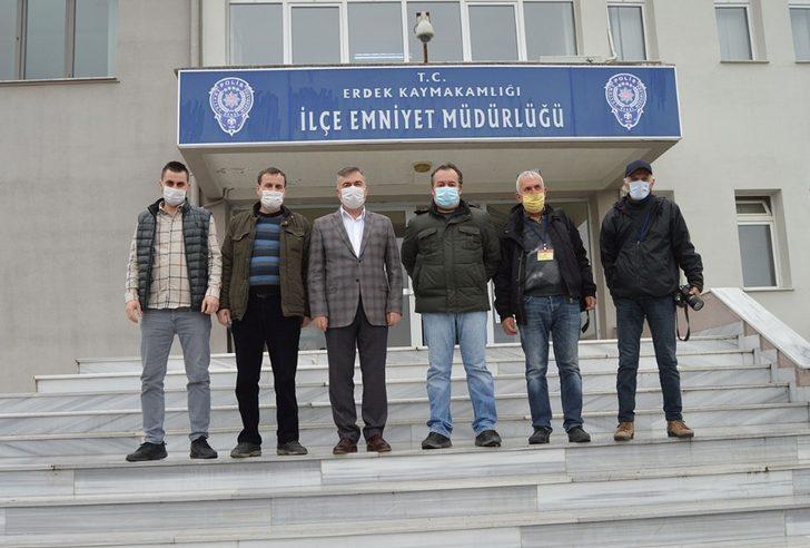 Erdekli gazetecilere pastalı kutlama G5