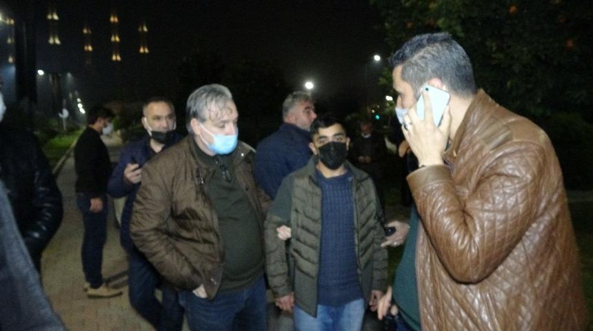 Adana&rsquo;da bir kişiyi bı&ccedil;aklayan 2 ş&uuml;pheli kovalamaca sonucu yakalandı