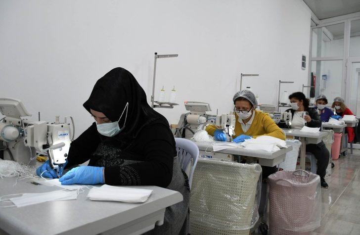 Kadın üretim kooperatifi 1,5 milyon maske üretti G2