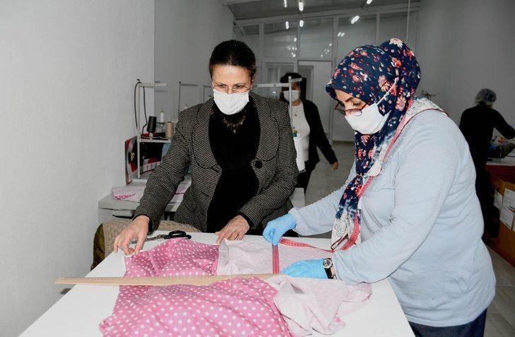 Kadın üretim kooperatifi 1,5 milyon maske üretti G5