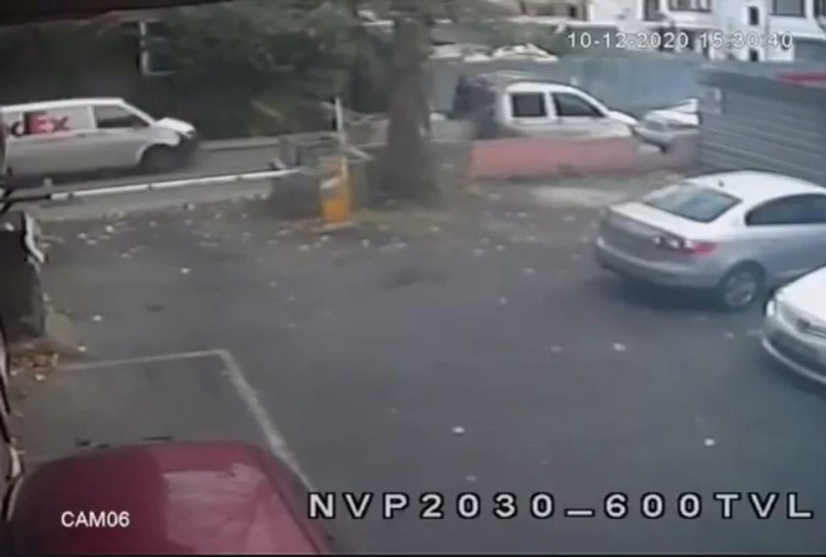 (&Ouml;zel) Kadık&ouml;y&rsquo;de park halindeki kamyonetten karot makinesinin &ccedil;alınması kamerada
