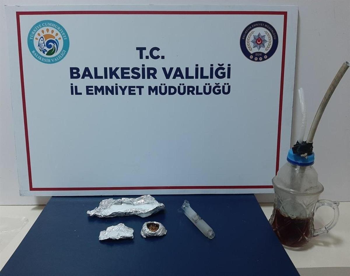 Balıkesir&rsquo;de polisten 19 kişiye uyuşturucu operasyon