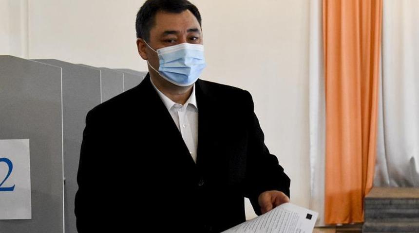 Sadır Caparov oyların yüzde 80'ini alarak cumhurbaşkanı seçildi