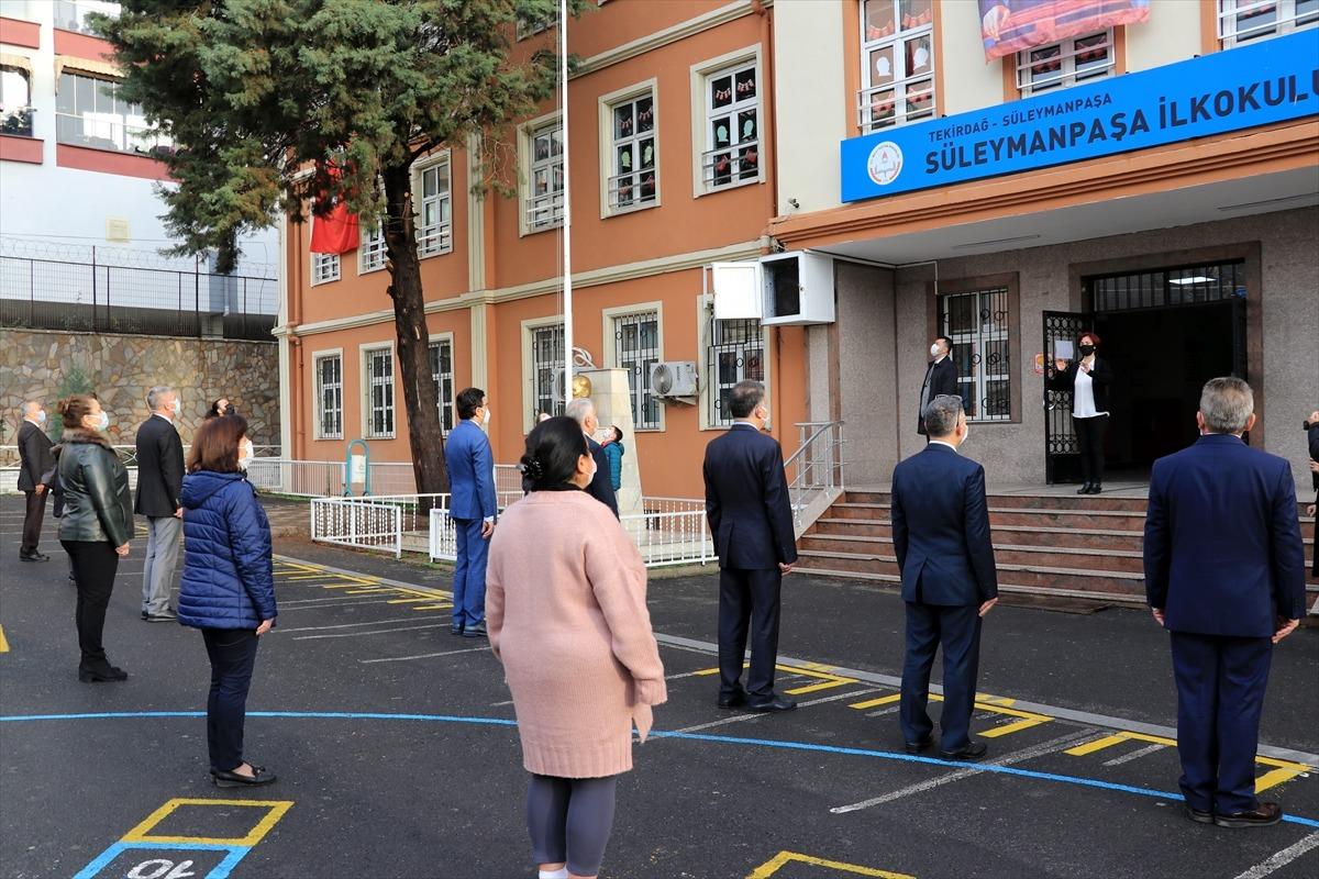Trakya'daki okullarda bayrak t&ouml;reni yapıldı