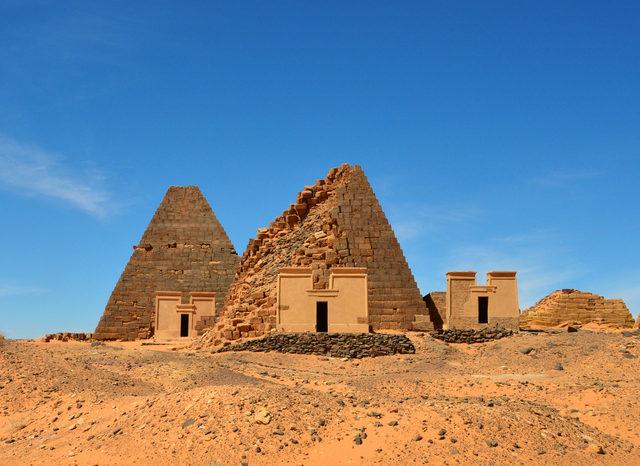 meroe piramitleri