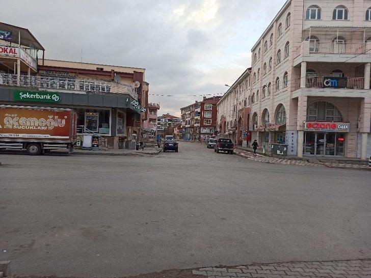 Şuhut’ta polis 56 saatlik kısıtlamada  göz açtırmadı G4