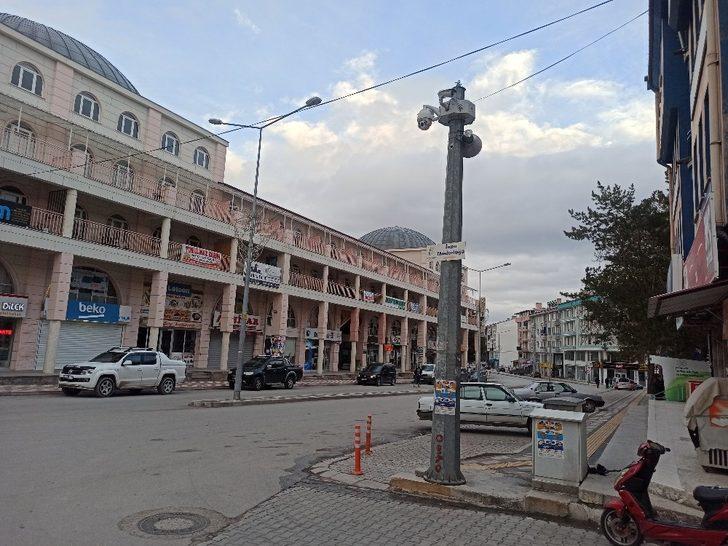 Şuhut’ta polis 56 saatlik kısıtlamada  göz açtırmadı G5