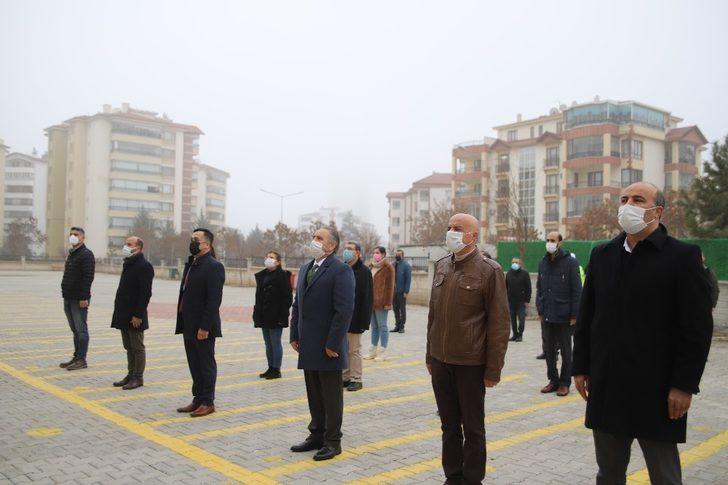 Elazığ’da bayrak töreni eşliğinde istiklal Marşı okundu G5