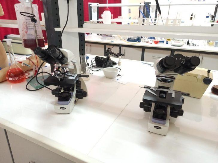 Üniversite eğitimine laboratuvar malzemesi desteği G4