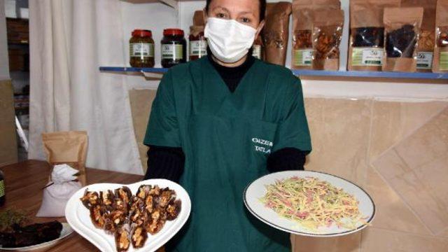 'Cennetten Gelen Gizemli Tatlar', anne ve kızının gelir kapısı oldu