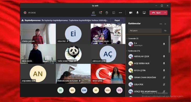 Öğretmenler okulda öğrenciler de evlerinde bayrak törenine eşlik etti G2