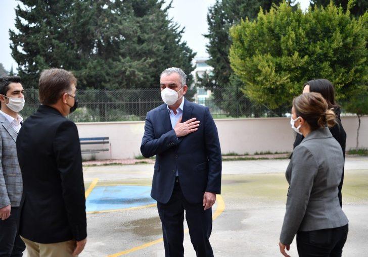 Esen, bayrak töreni coşkusuna ortak oldu G3